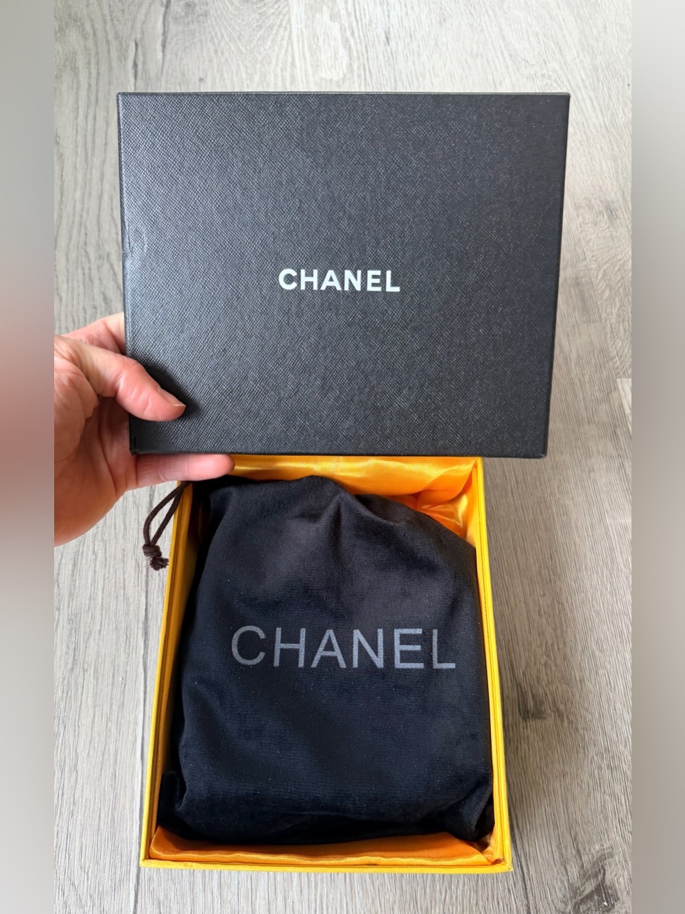 SEALED Source Unknown Silver Chanel Inset Crystal Perfume Bottle Clutch on Chain - Picture 13 of 15
